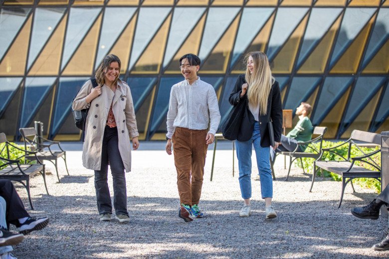 Students leaving campus.